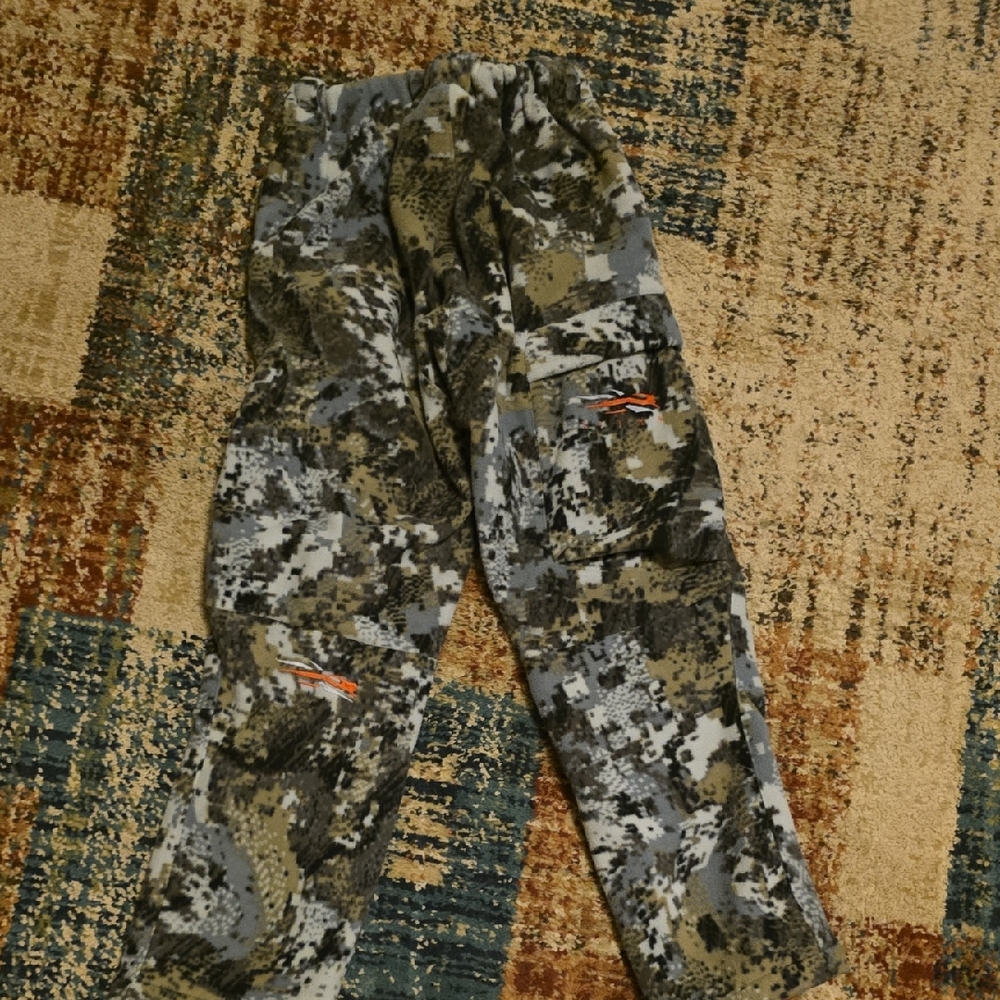 Kids Camo Jogger Sweatpants - Gray & Olive